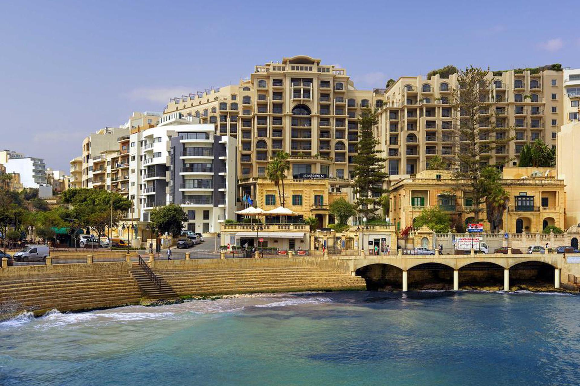 Accommodation hotel malta airport transfers